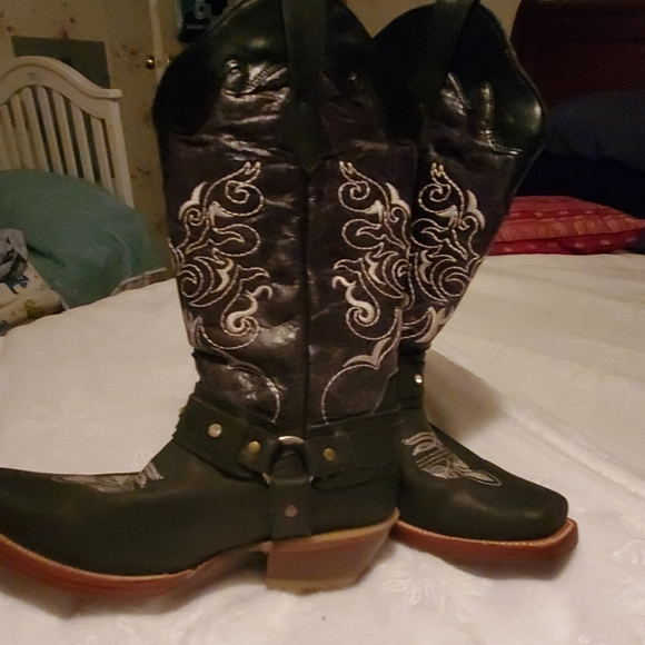 Cowgirl boots - Picture 2 of 3